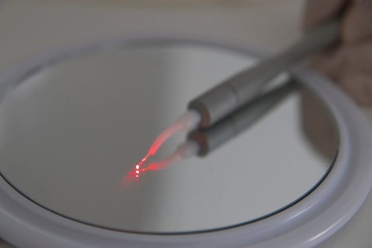 Temperature Sensor Using Laser Sensors in Medical Devices for Laser Surgery